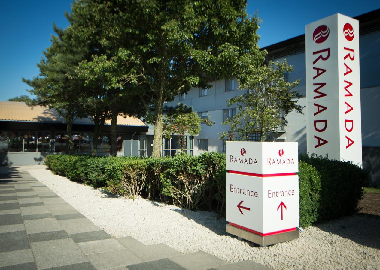 Ramada London South Mimms Hotel Potters Bar Exterior photo