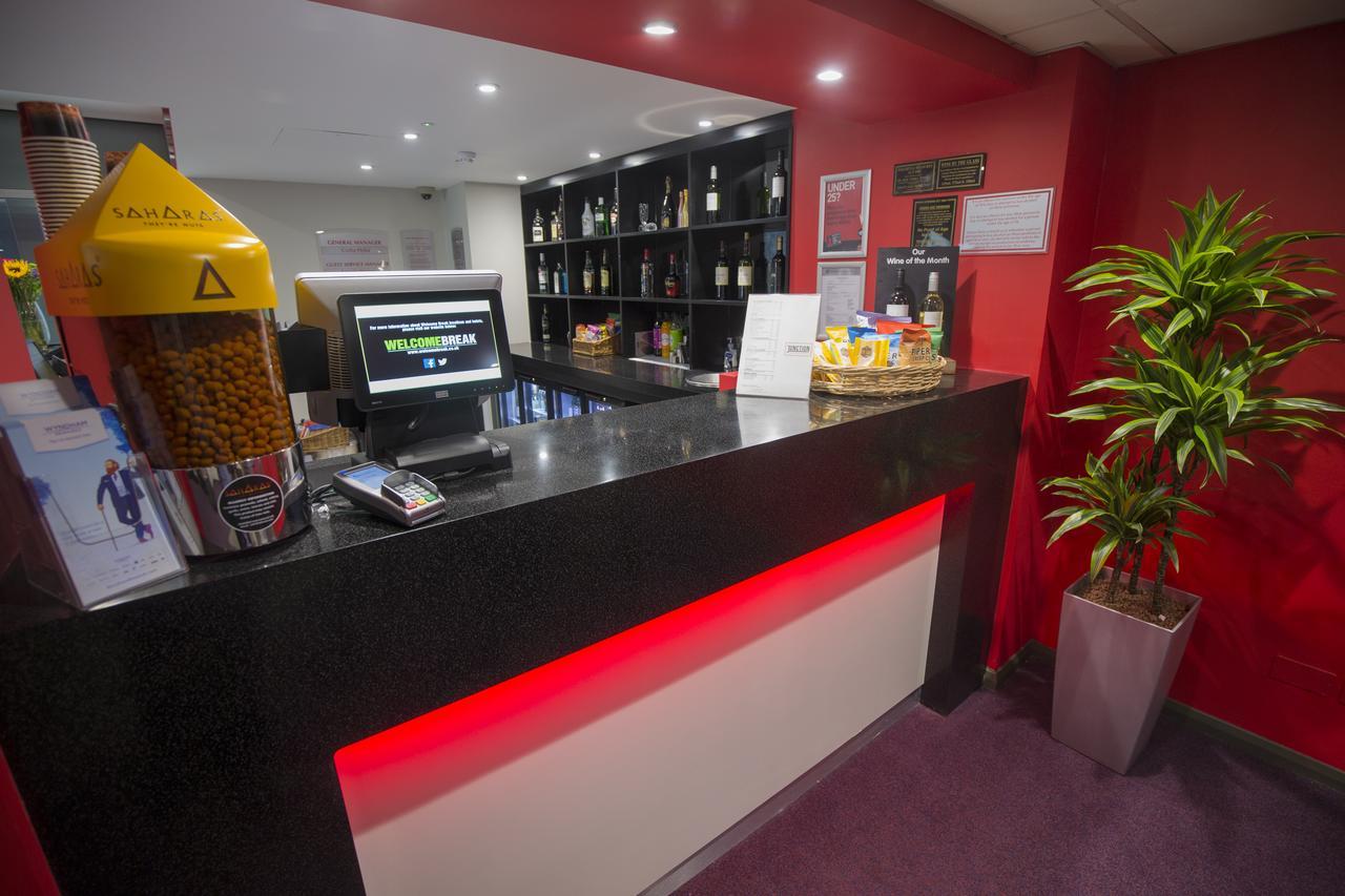 Ramada London South Mimms Hotel Potters Bar Exterior photo